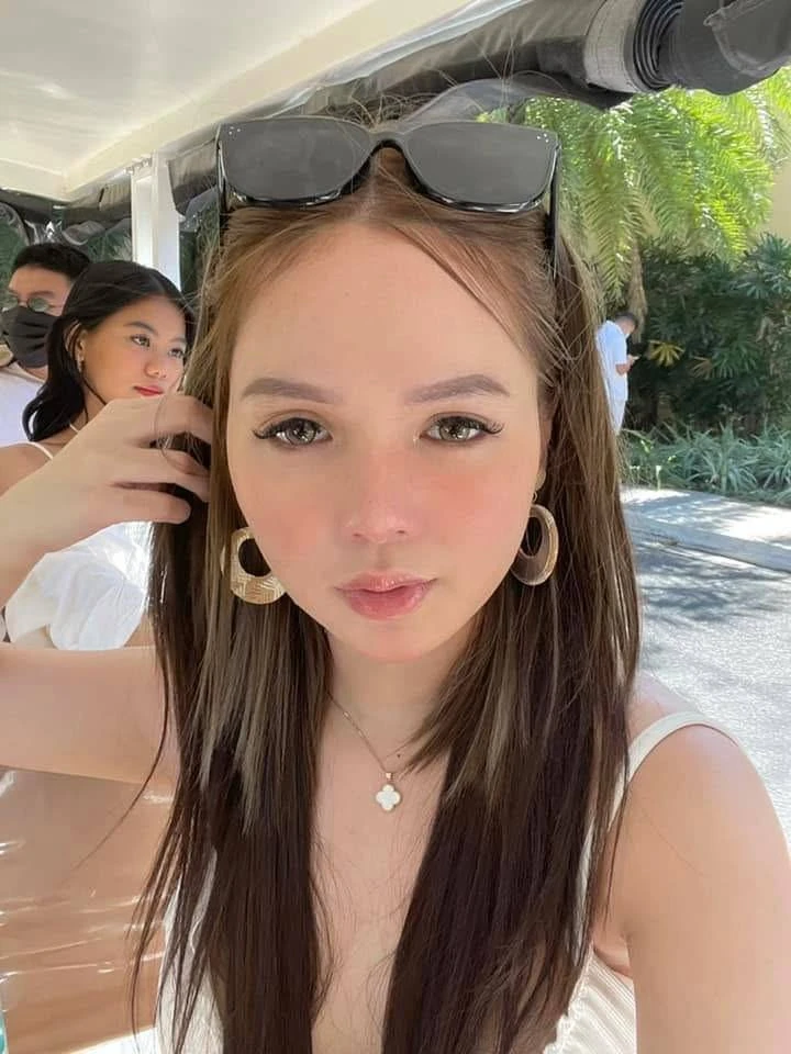 Karina ( Party & Gfe ) – Filipino escort in Hong Kong — 2 / 7