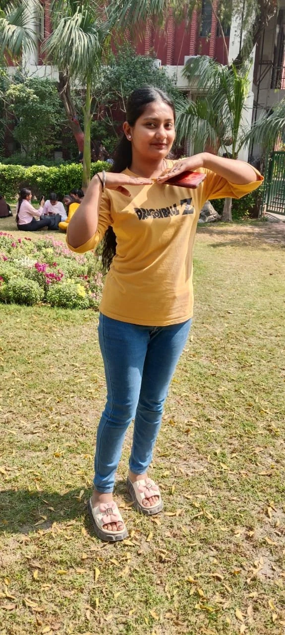 Naina Cam and real meet – Indian escort in Chennai — 3 / 6