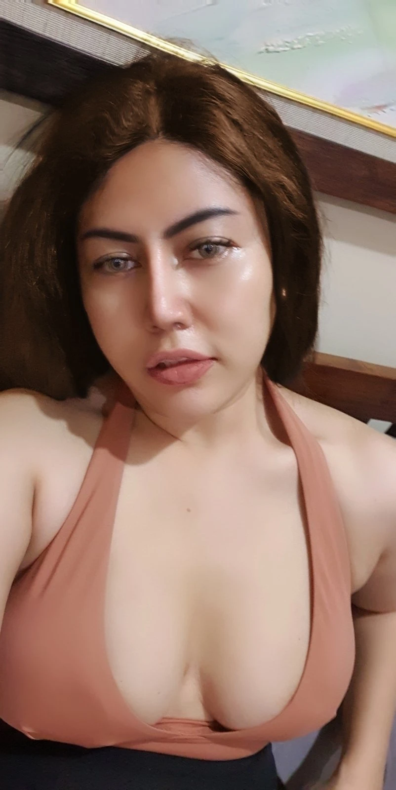 Nabila syamsi – Indonesian escort in Bata — 2 / 5