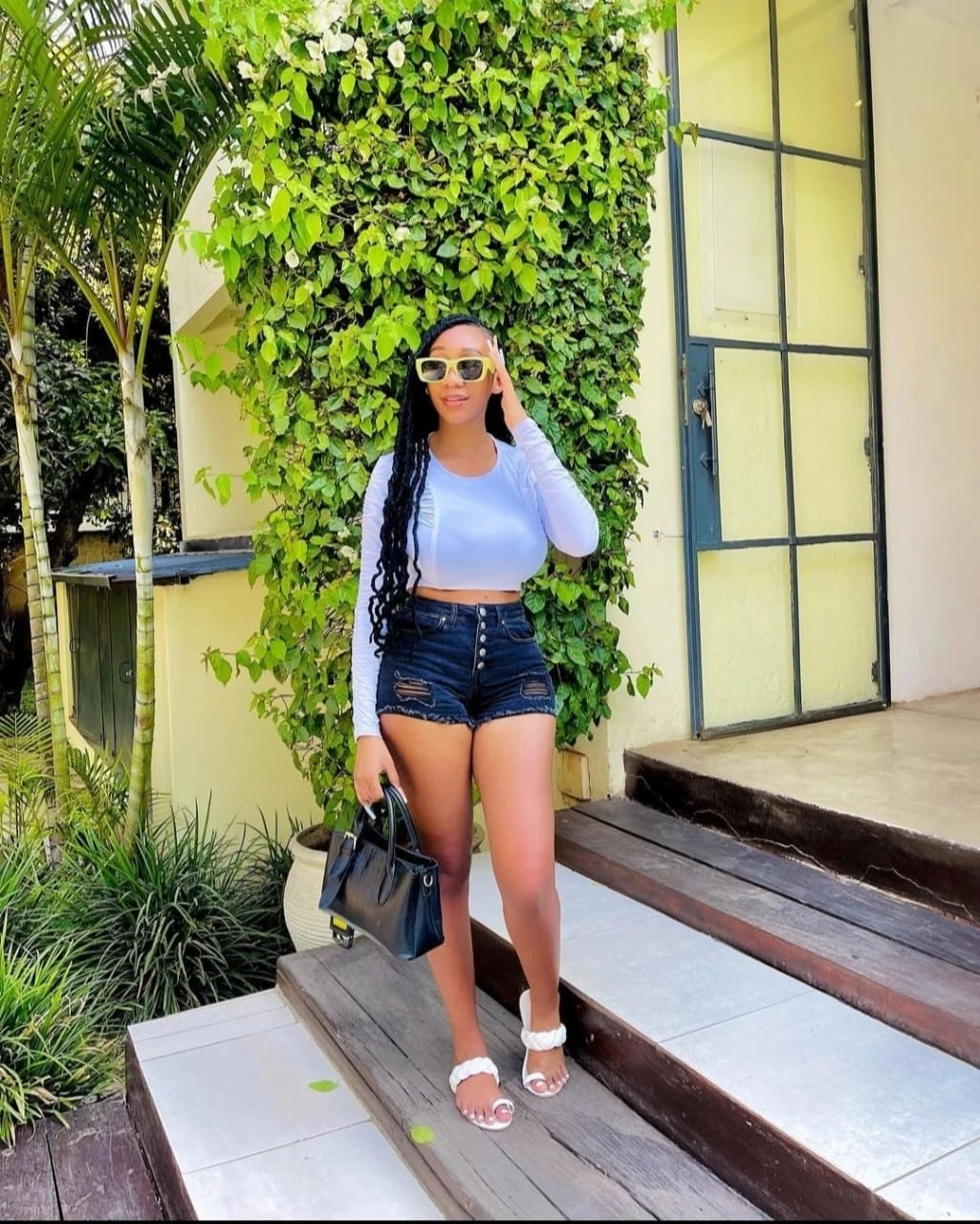 Bella – South African escort in Chandigarh — 2 / 4