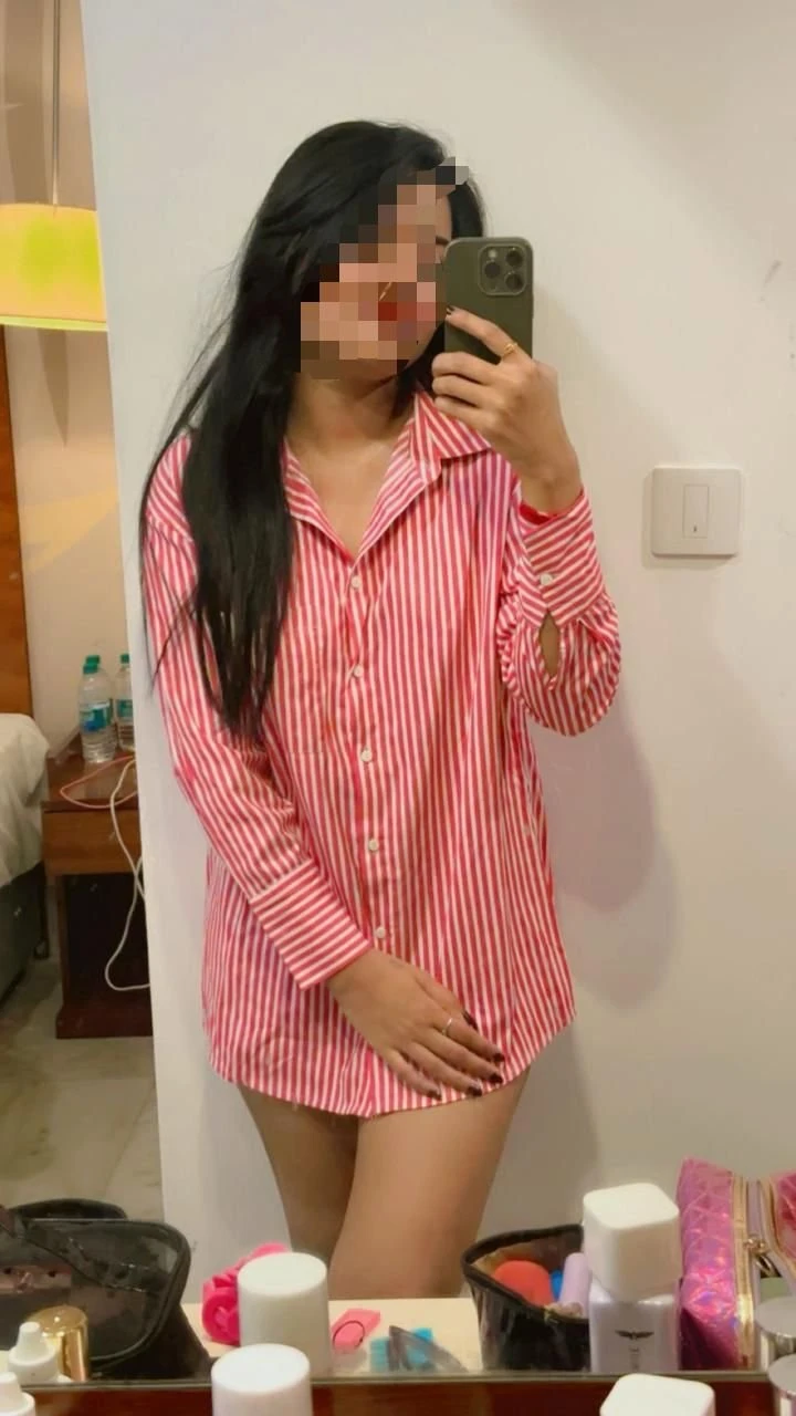 Swapna in Chennai – Indian escort in Chennai — 8 / 15