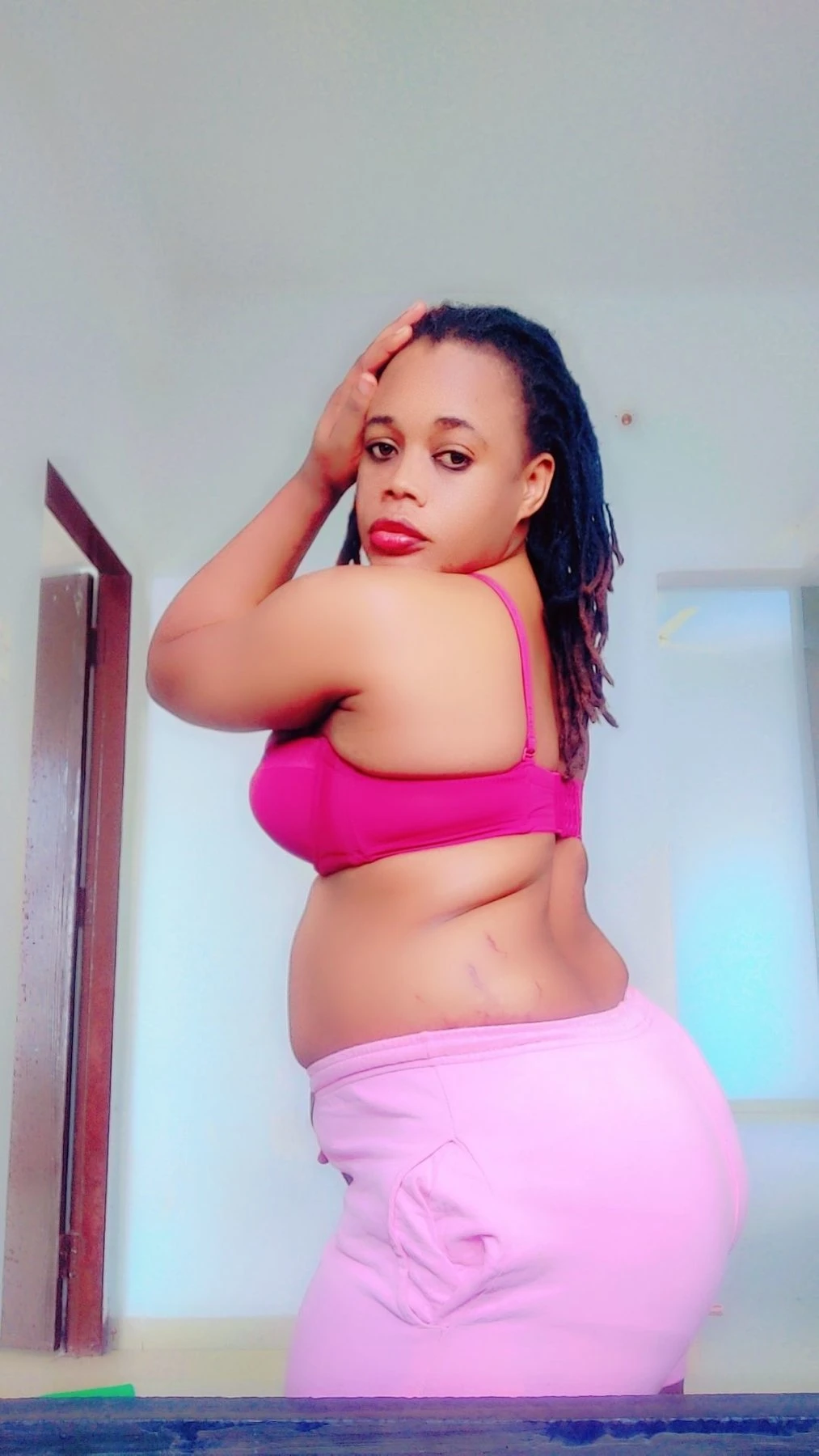 Shania – South African escort in Chandigarh — 4 / 6
