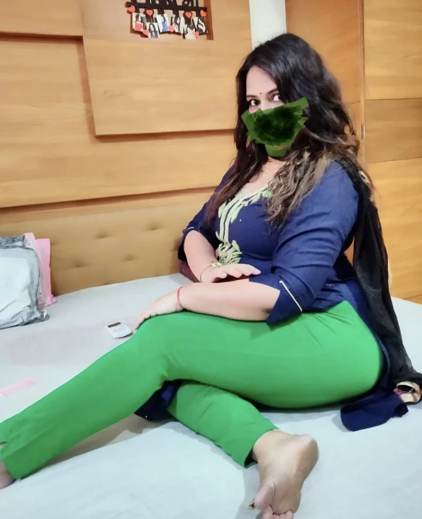 Sumita Bhabhi – Indian escort in Bangalore — 2 / 10
