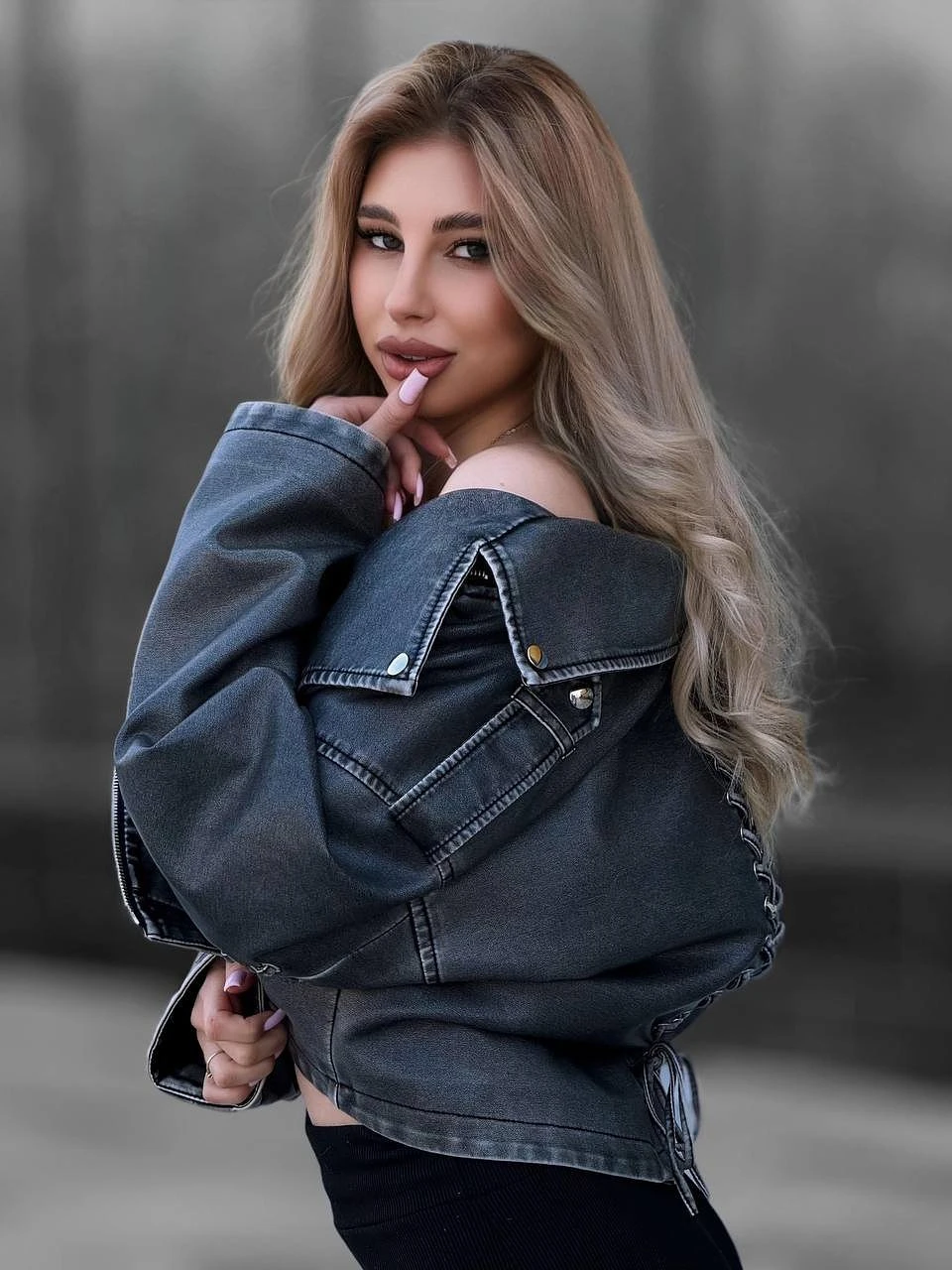 Vika – Russian escort in Hong Kong — 15 / 16