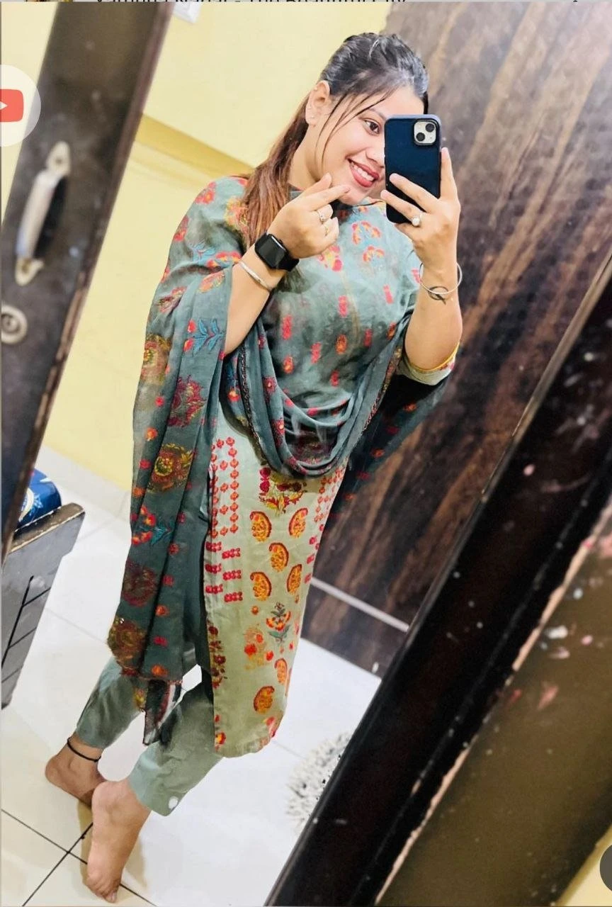 PRIYA 𝟵𝟴𝟏𝟰𝟳𝟰𝟳𝟔𝟲𝟳 CASH PAY S – Indian escort in Amritsar — 3 / 8