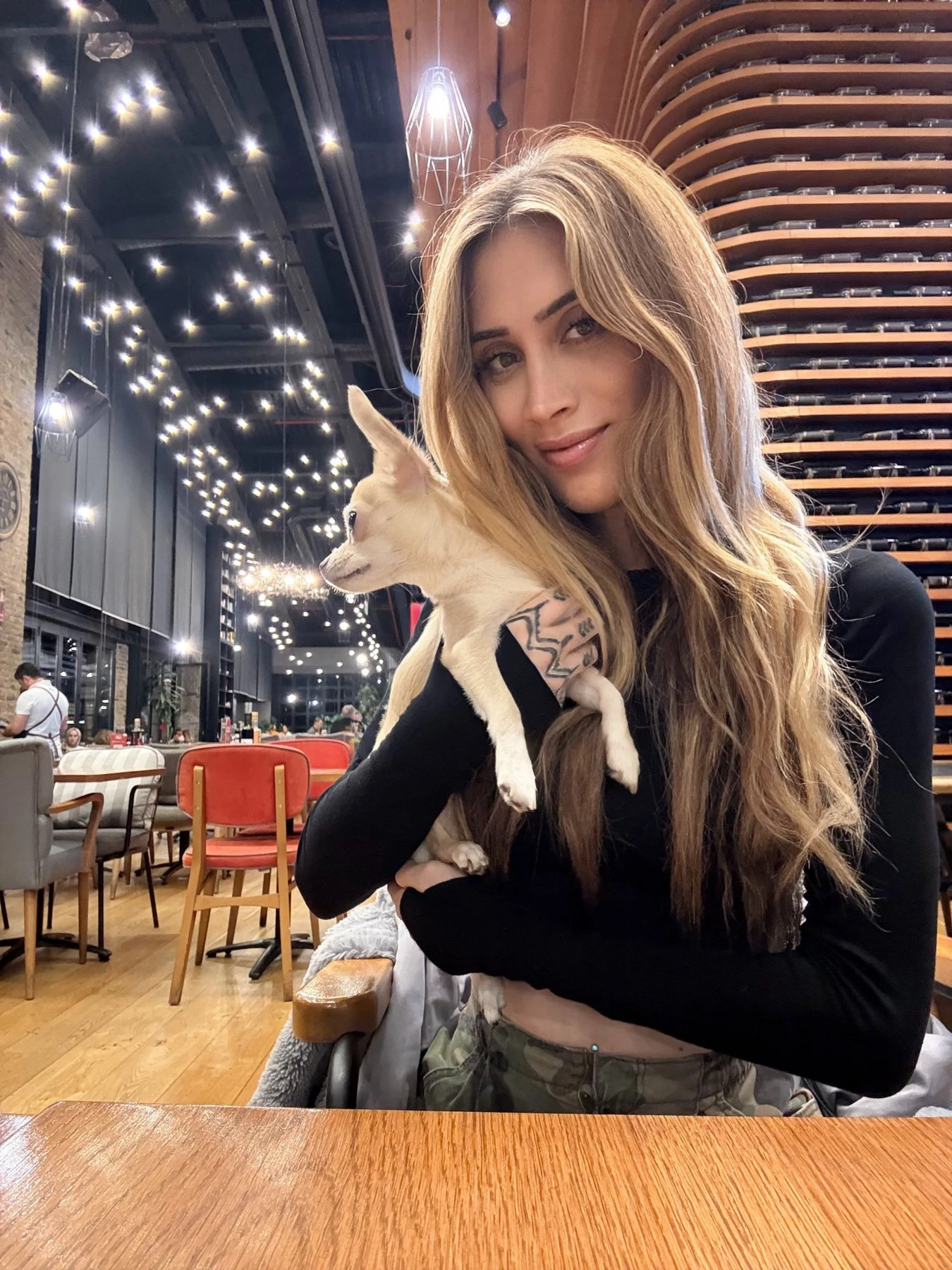 NARGİS – Albanian escort in Tirana — 13 / 14