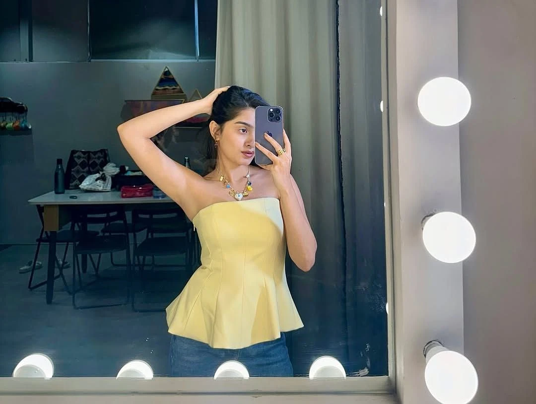Anushka – Indian escort in Candolim, Goa — 3 / 4