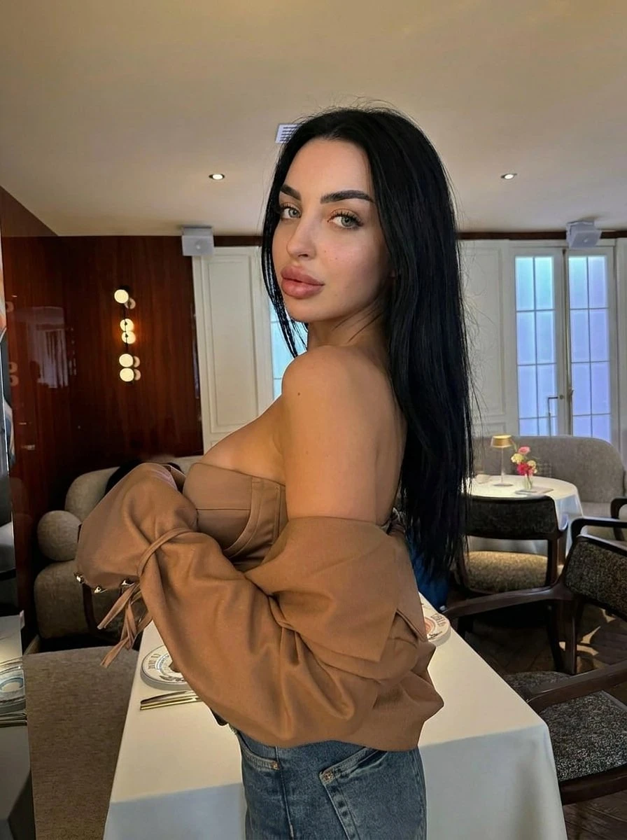 Hazel Pleasure Queen – Russian escort in Hong Kong — 2 / 7