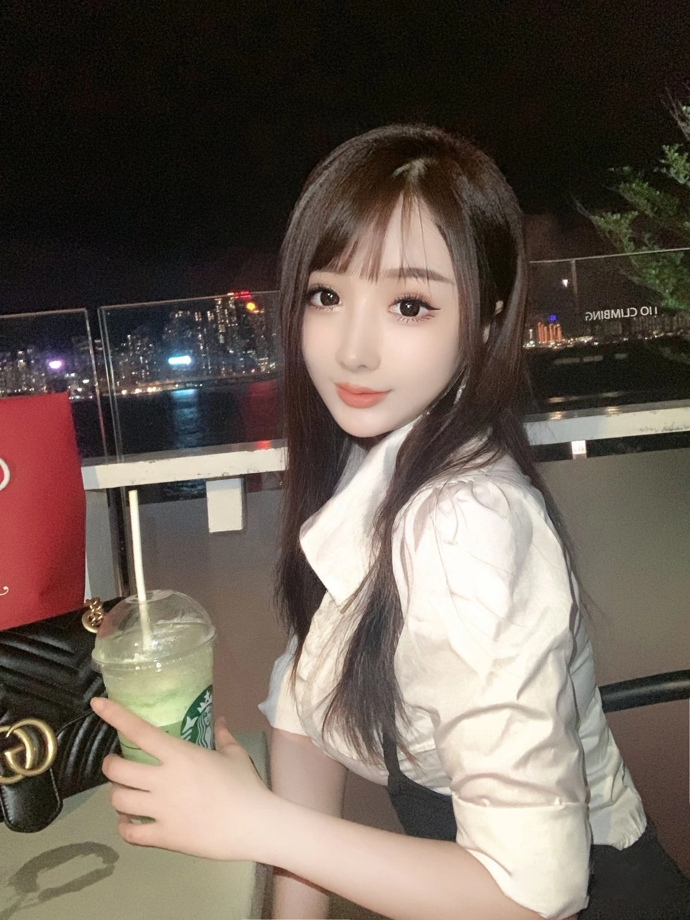 Soso – Chinese masseuse in Hong Kong — 4 / 6