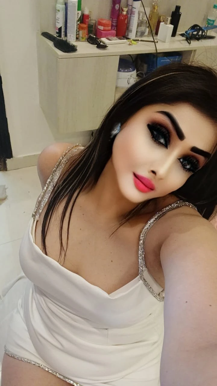 Aaliya Mishra – Indian escort in Gurgaon — 4 / 5