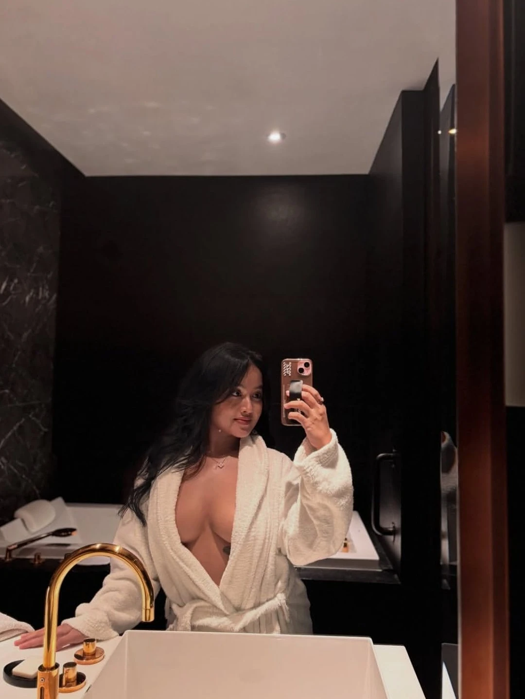 Jyotsna – Indian escort in Dehradun, Uttarakhand — 2 / 4