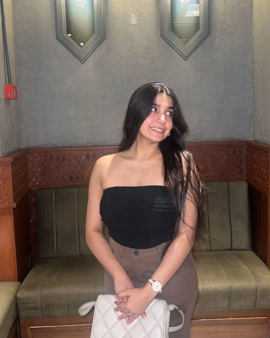 Priya – escort in Ahmedabad — 2 / 5