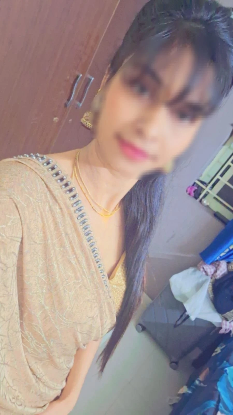 Neha Real Meet & Cam Show – Indian escort in Bangalore — 5 / 6