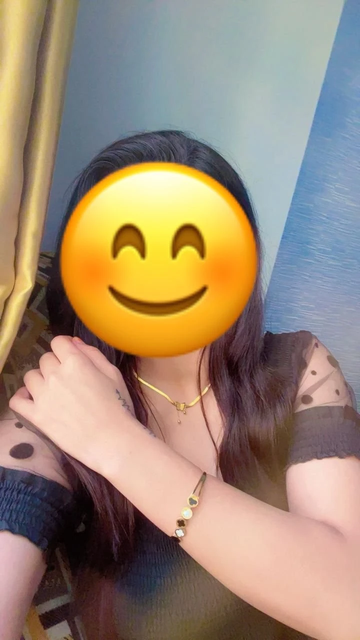Swapna in Chennai – Indian escort in Chennai — 2 / 15