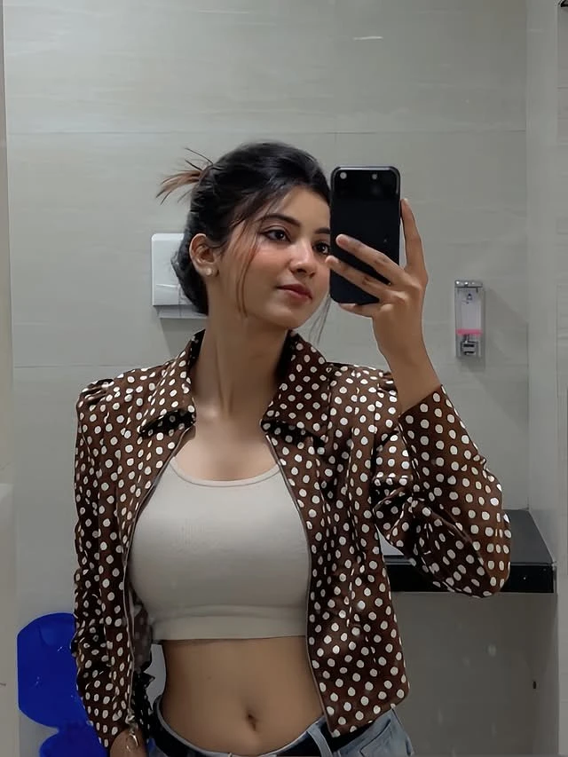 Urvashi – Indian escort in Ahmedabad — 3 / 6