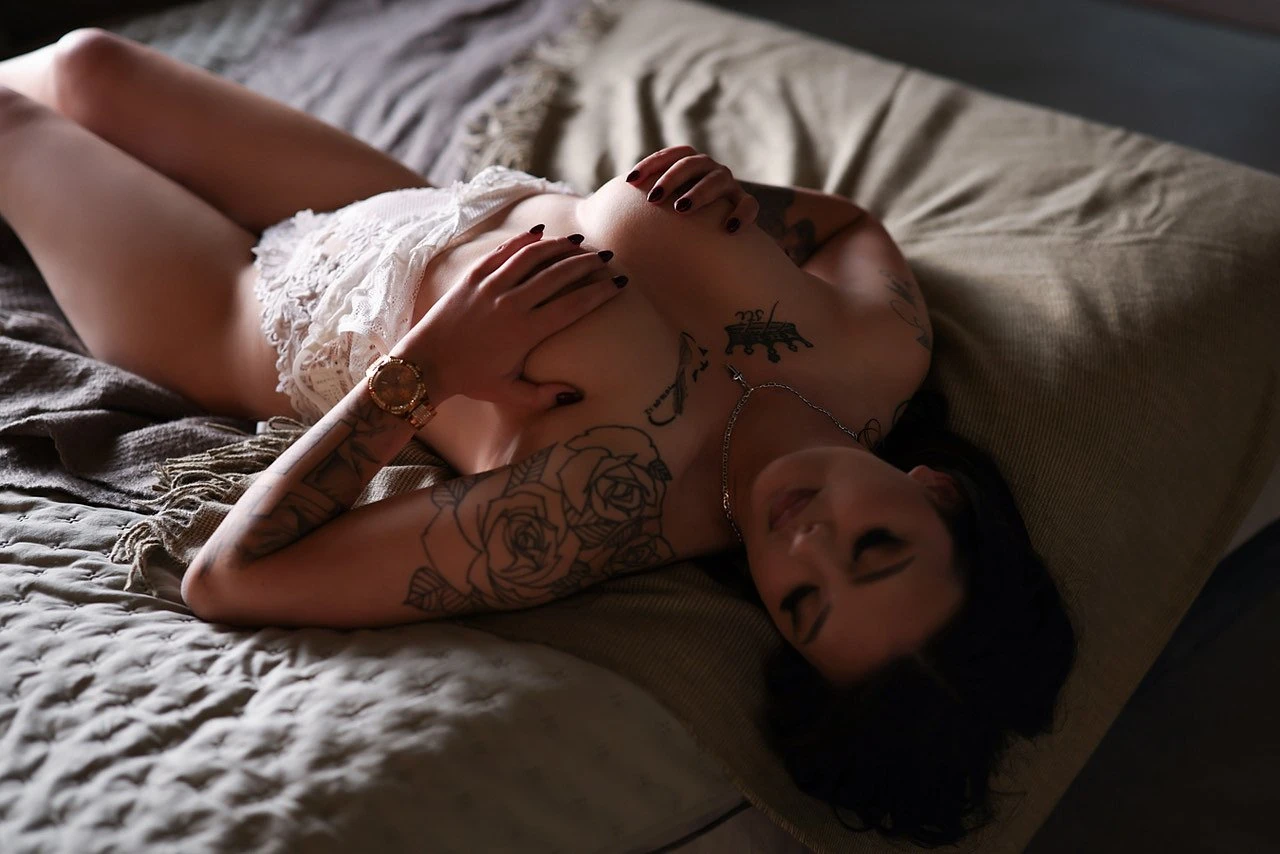 European Honey Doll 🥰 – Czech escort in Hong Kong — 13 / 14