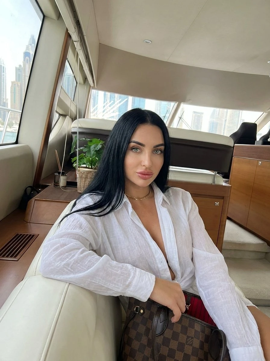 Hazel Pleasure Queen – Russian escort in Hong Kong — 5 / 7