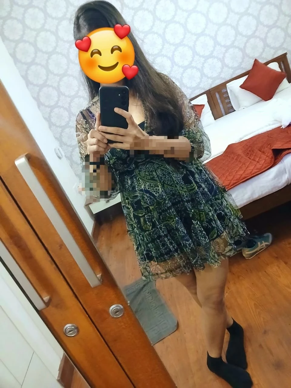 Neha Real Meet & Cam Show – Indian escort in Bangalore — 2 / 6