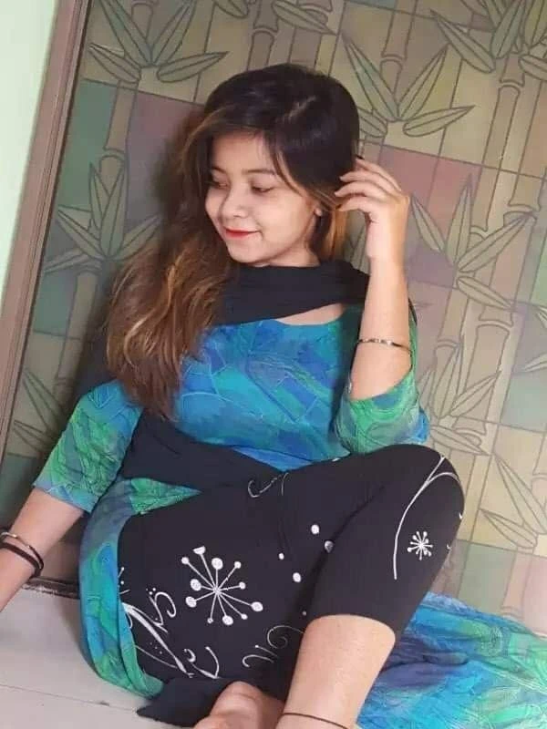 Farah – Bangladeshi escort in Dhaka — 2 / 4