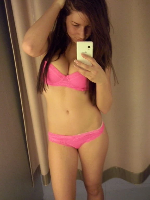 Vikike93 – Hungarian escort in Budapest — 4 / 9