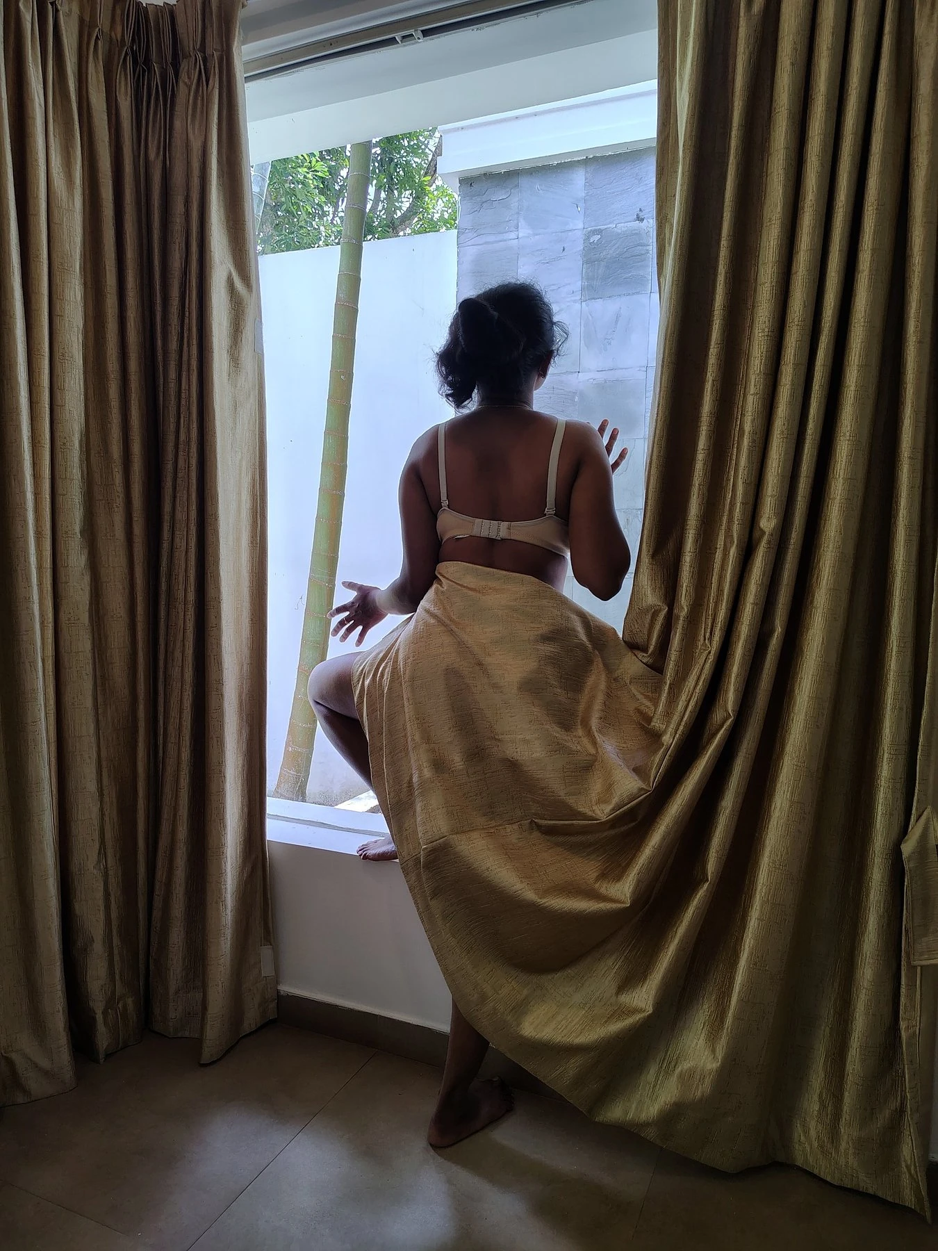 Lavanya the Tamil Cam Girl – Indian escort in Bangalore — 4 / 6