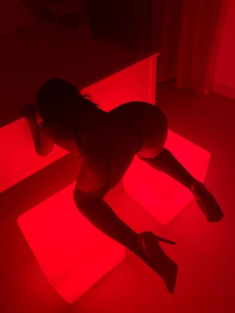 Serenity – Ghanaian escort in Banjul — 7 / 15