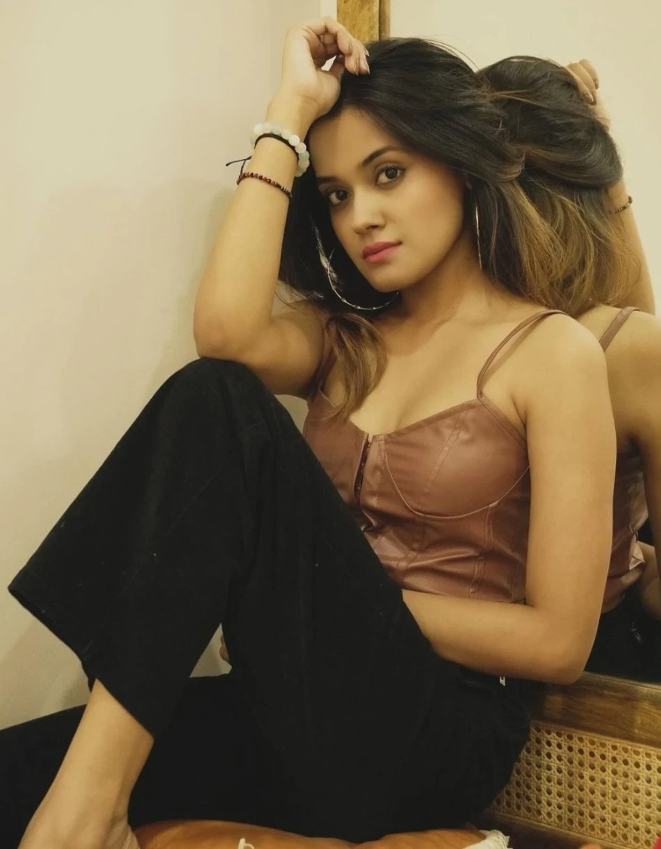 Kajal Here Cam Show or Meet Session – Indian escort in Bangalore — 2 / 3