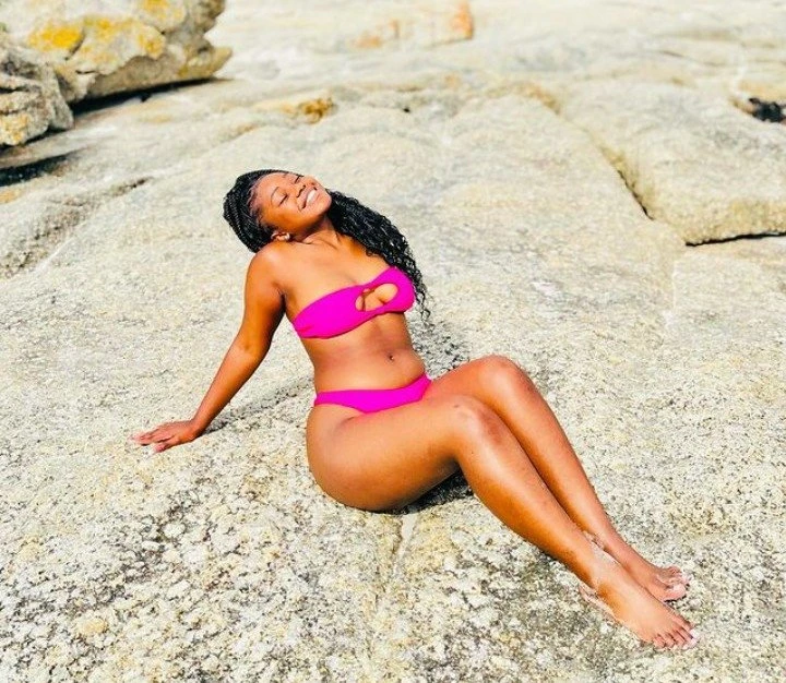 Angela – escort in Bangalore — 2 / 4
