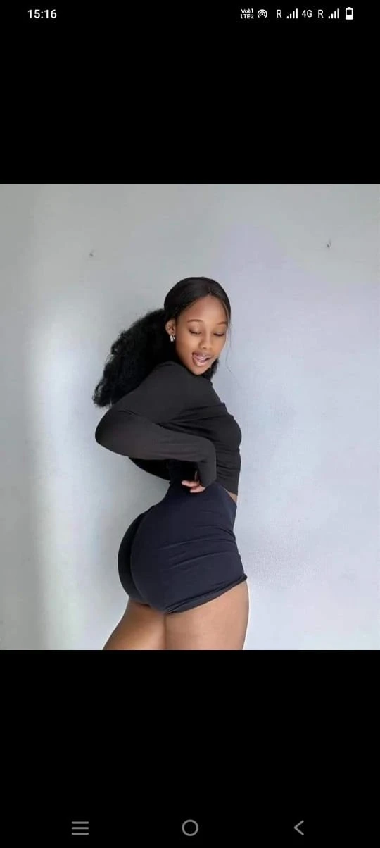 Julie – South African escort in Chandigarh — 2 / 4