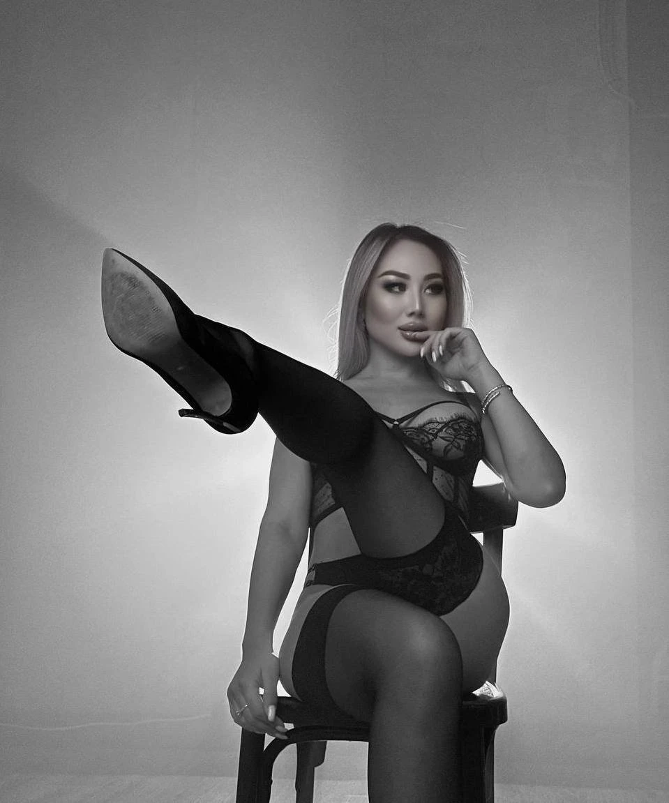 Sabina – Kazakhstani escort in Yerevan — 8 / 13