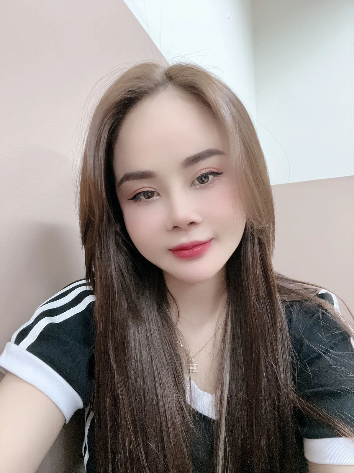 lisa – Vietnamese escort in Bangalore — 2 / 4