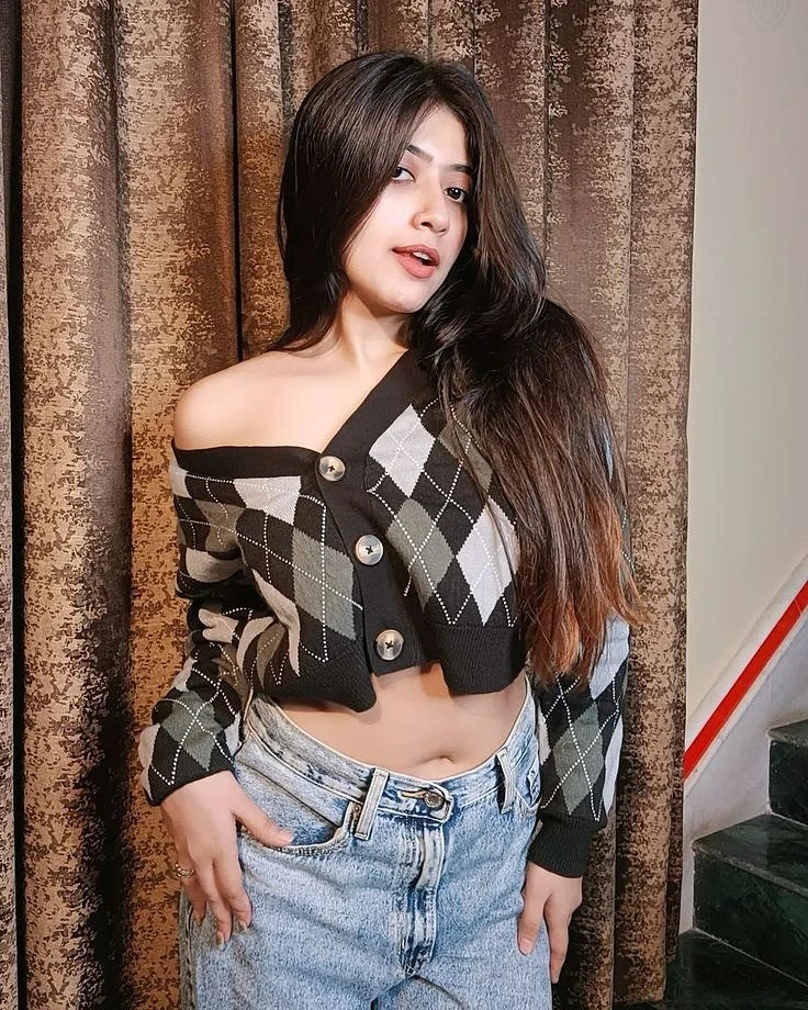 My Self Shreya – escort in Ahmedabad — 4 / 5