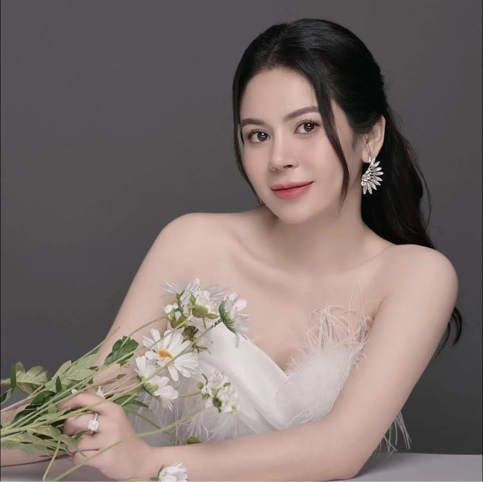 Danhy – Vietnamese masseuse in Ahmedabad — 3 / 4