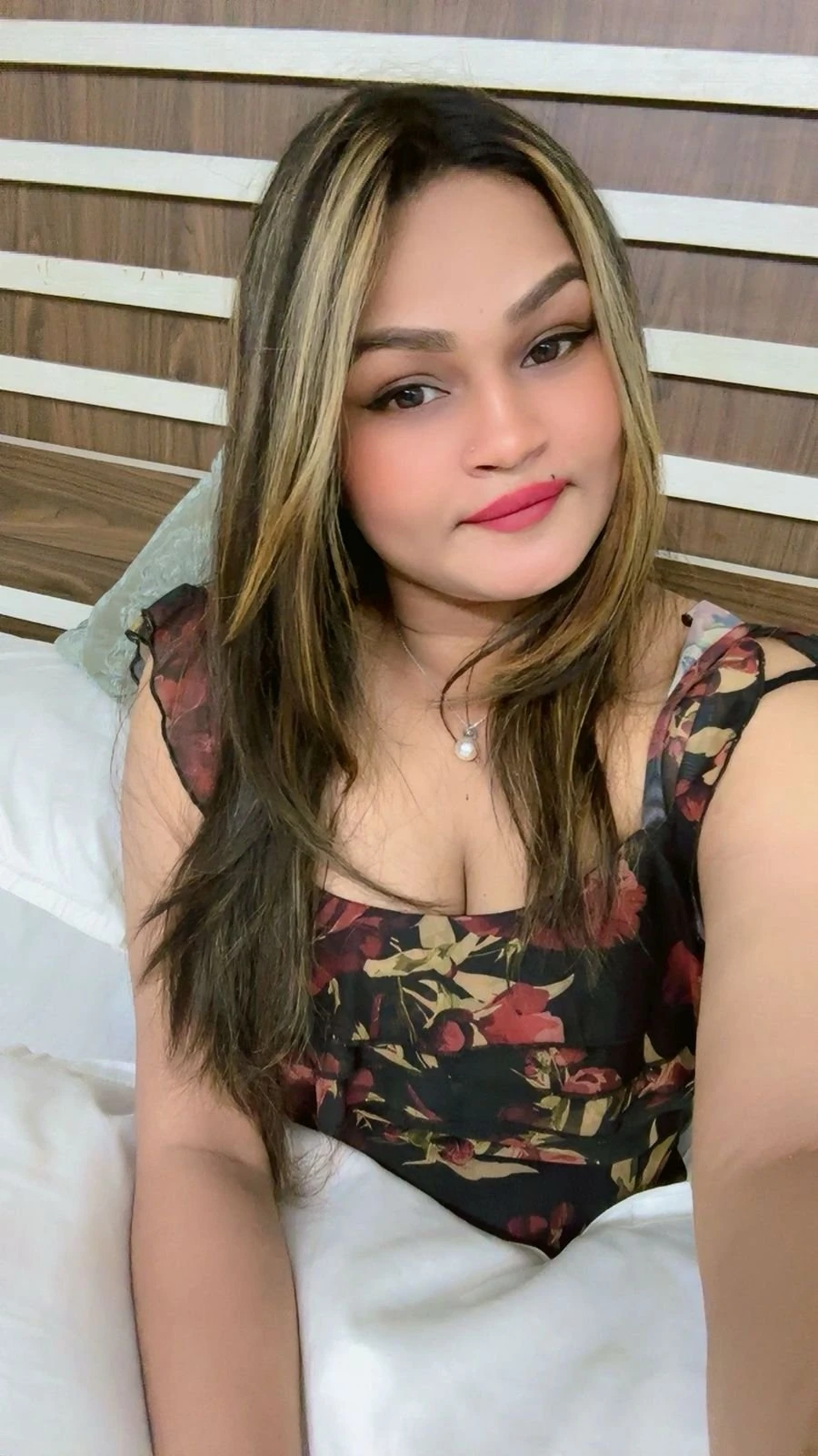 Lucky Independent College Girl – Indian escort in Bangalore — 4 / 5