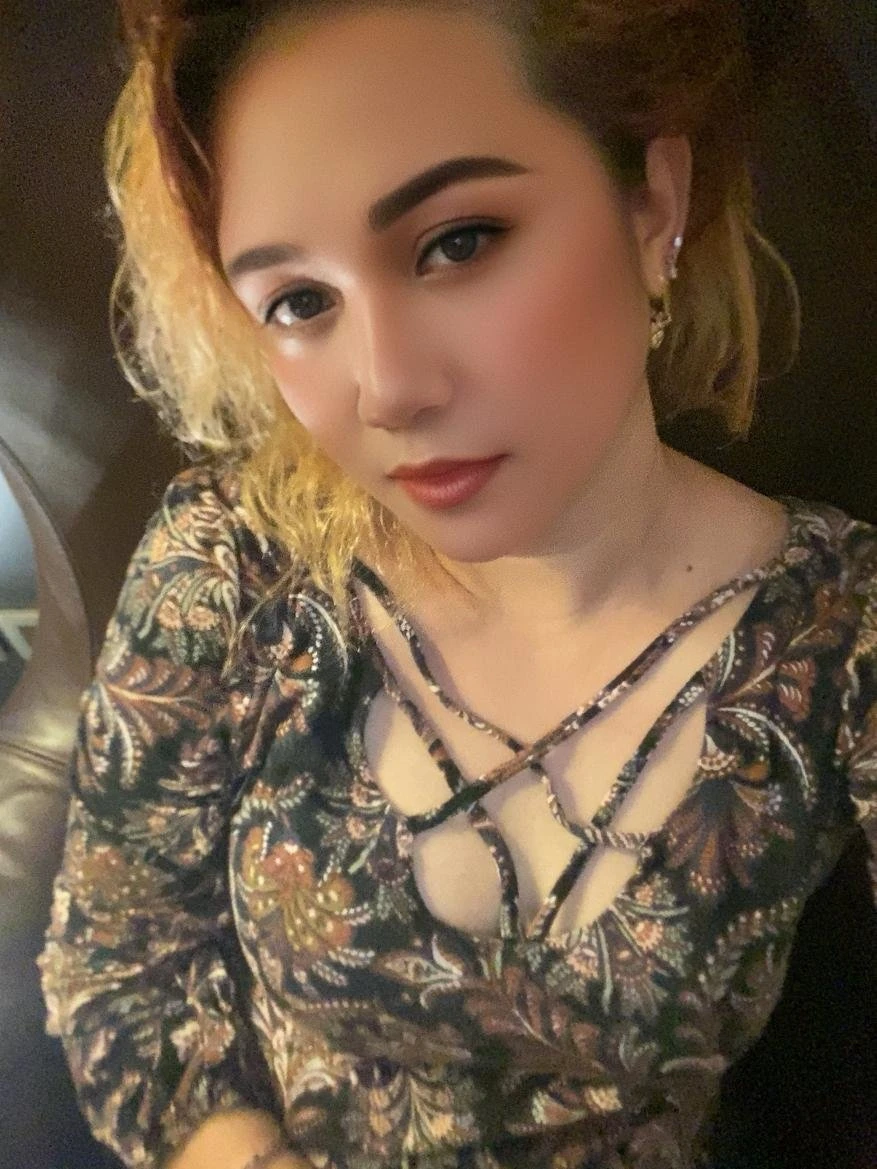 Party Girl Young – Australian escort in Hong Kong — 9 / 11