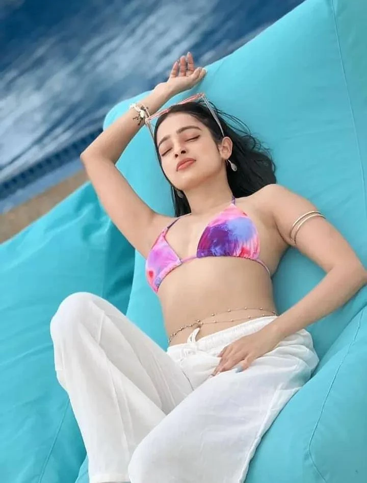 Dhruthi – Indian escort in Bangalore — 7 / 10