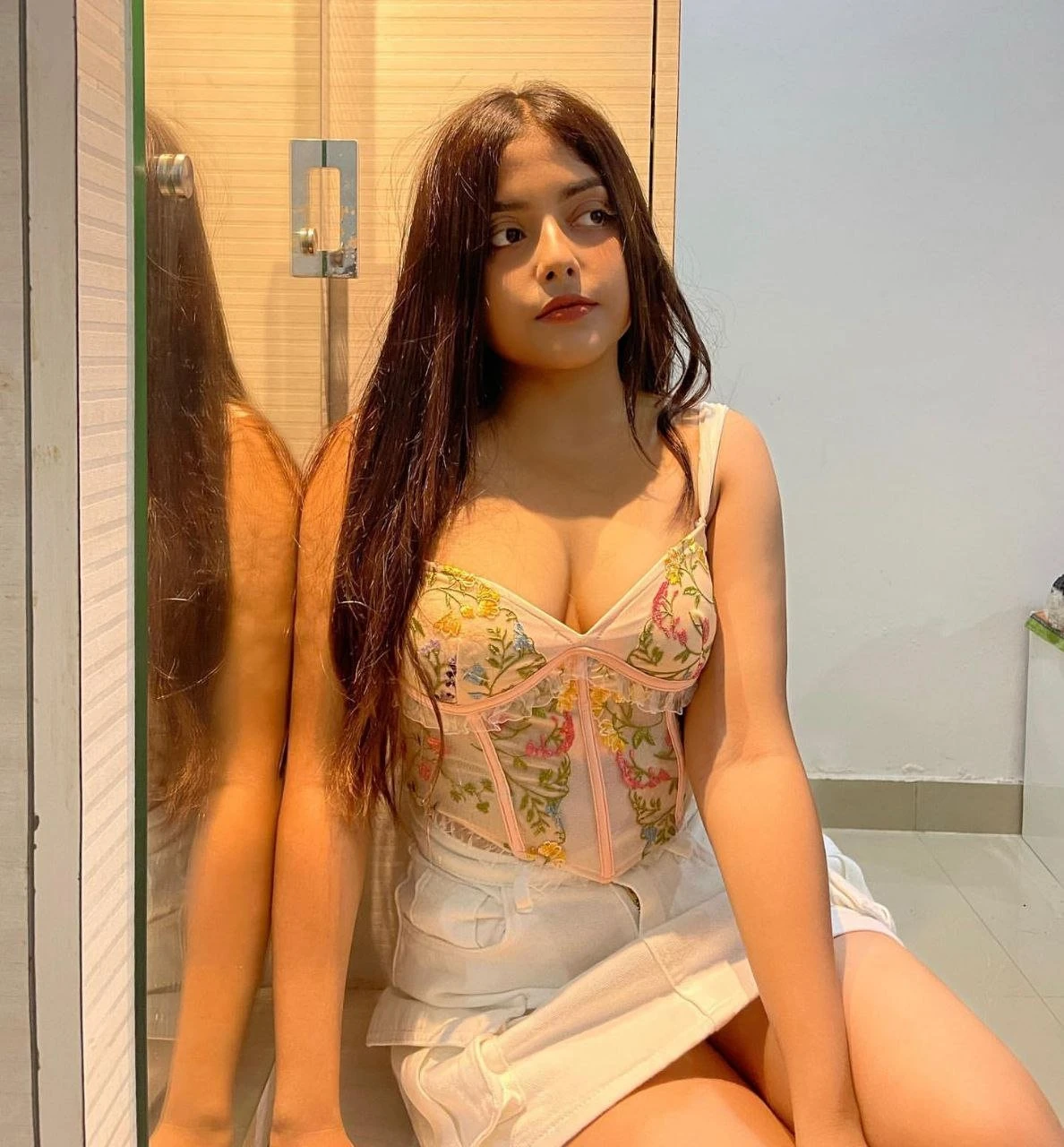 Anamika – Indian escort in Ahmedabad — 2 / 4