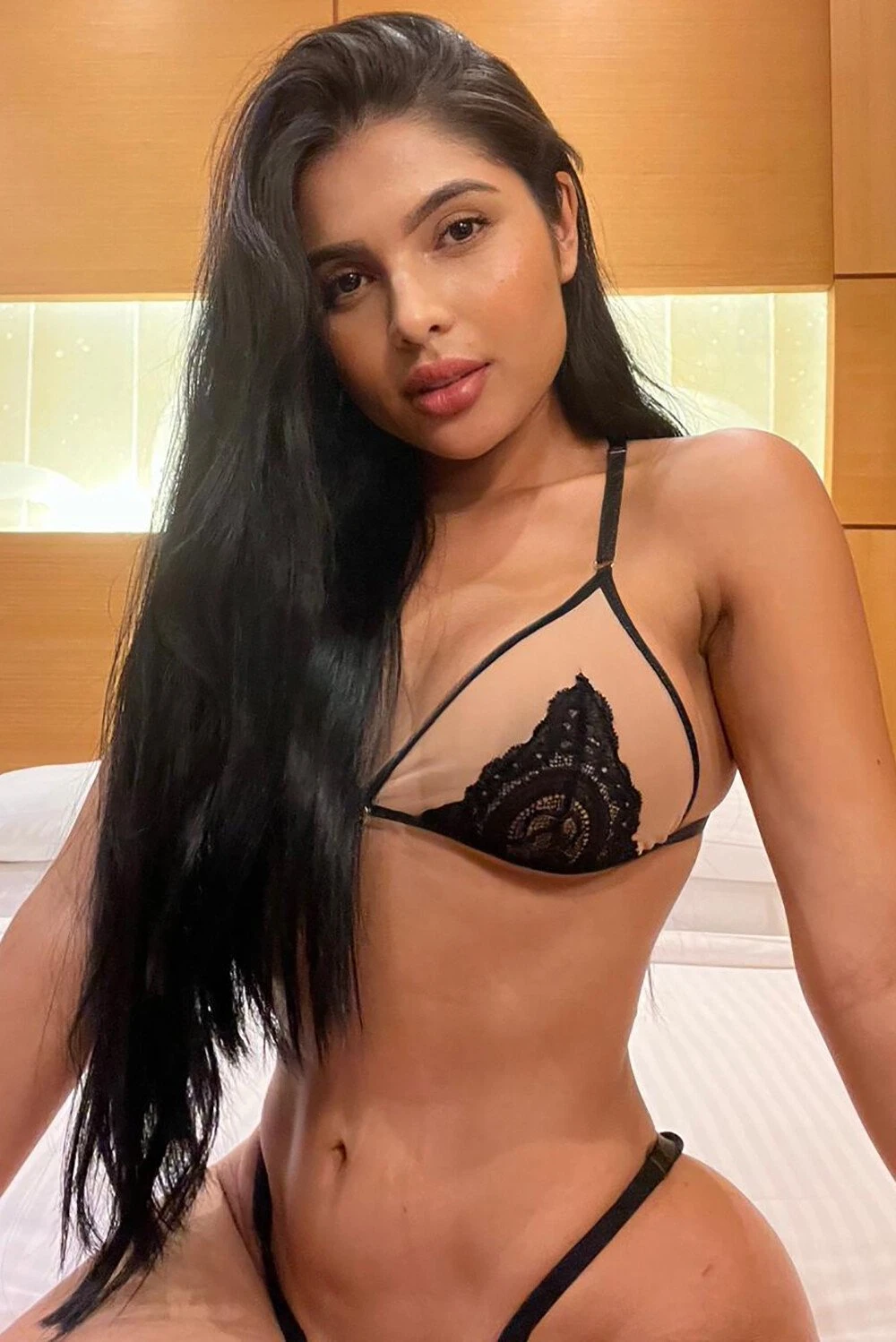 Sonia Hot Latina – Colombian escort in Hong Kong — 6 / 7