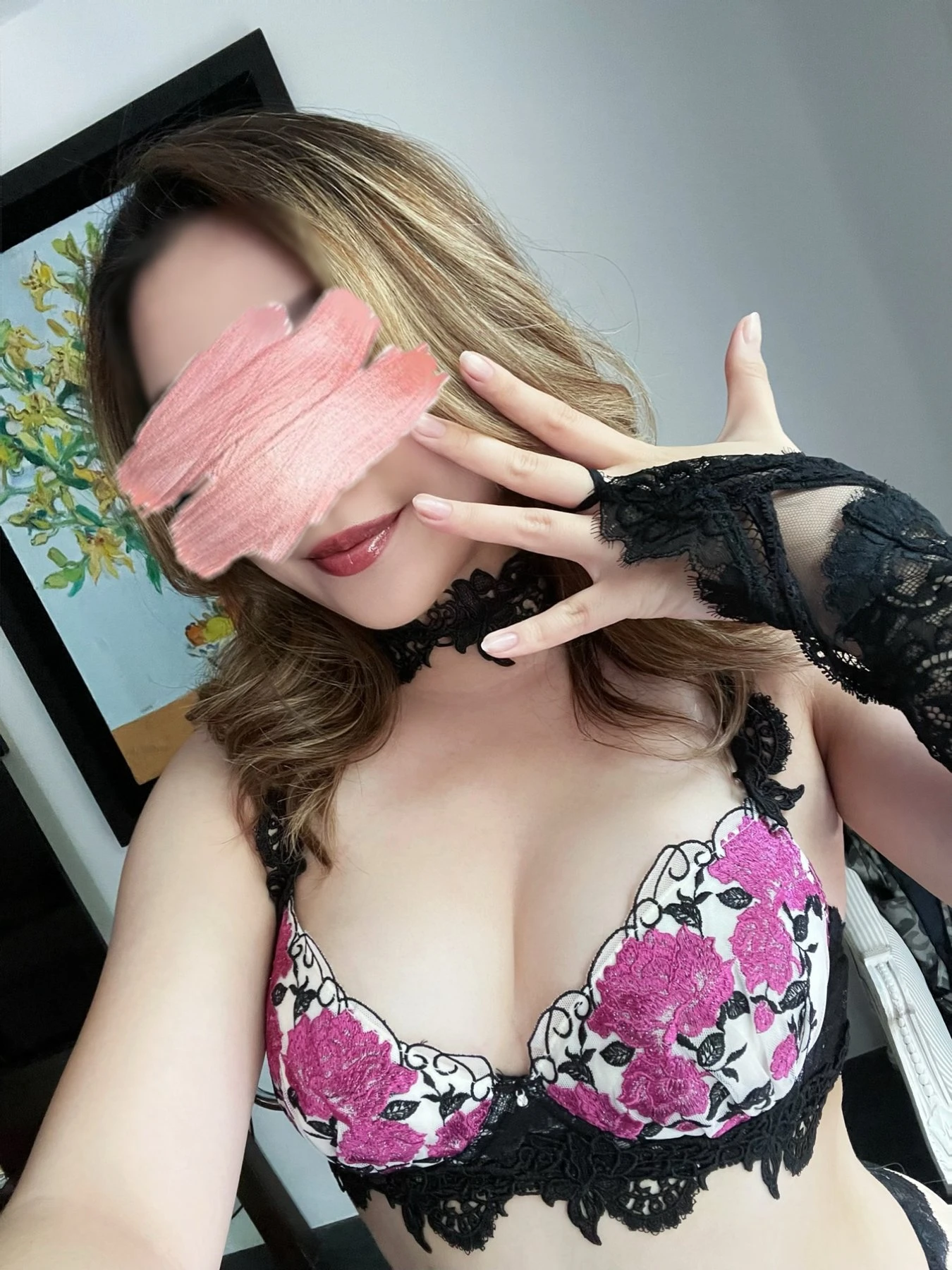 Risque Rebecca - Bubbly Eurasian charm – Singaporean escort in Hong Kong — 2 / 18