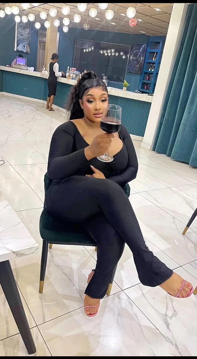 Candy – Nigerian escort in Cotonou — 2 / 3