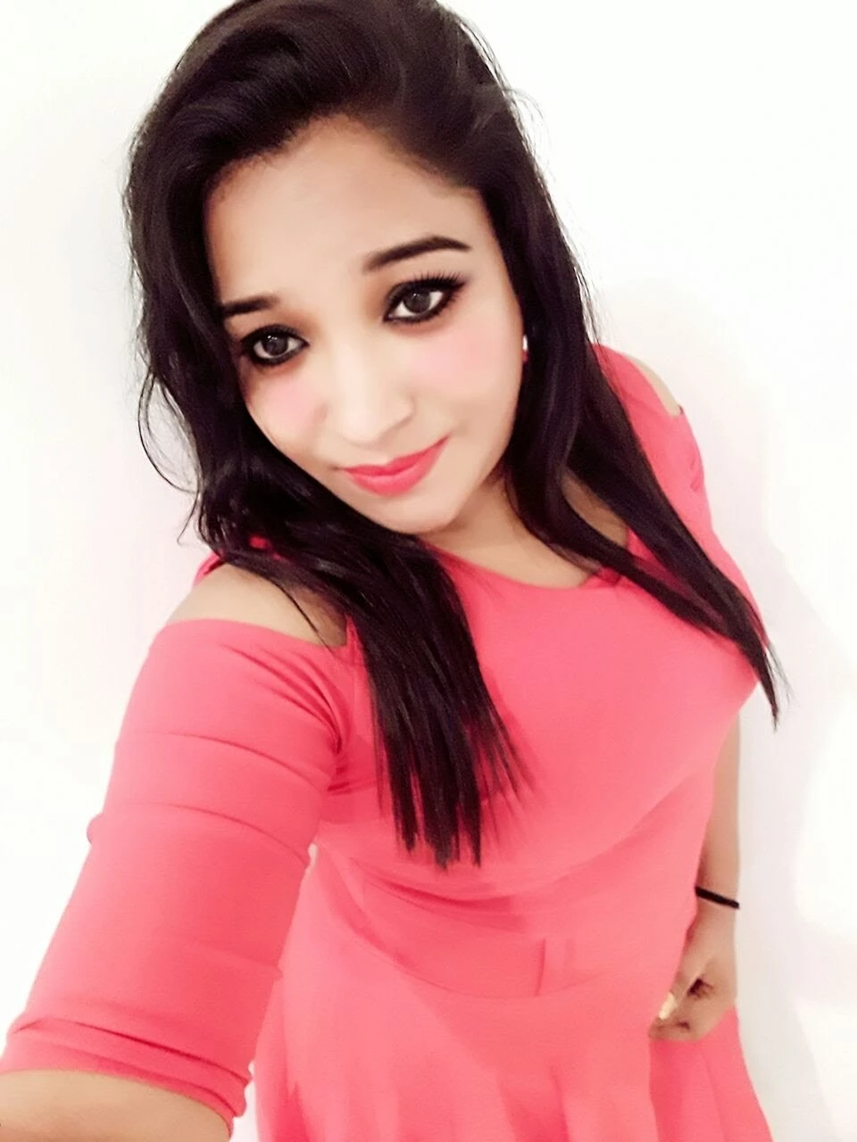Face confirmation free – Indian escort in Bangalore — 2 / 4