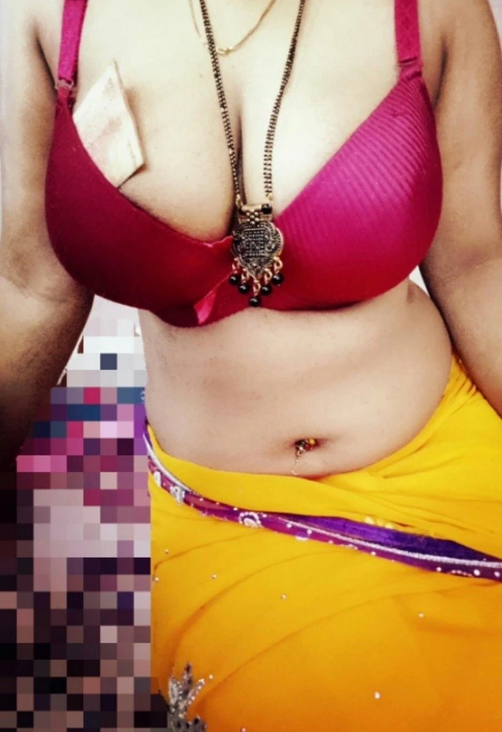 Rita Housewife Paid Cam Show – Indian adult performer in Coimbatore — 2 / 4
