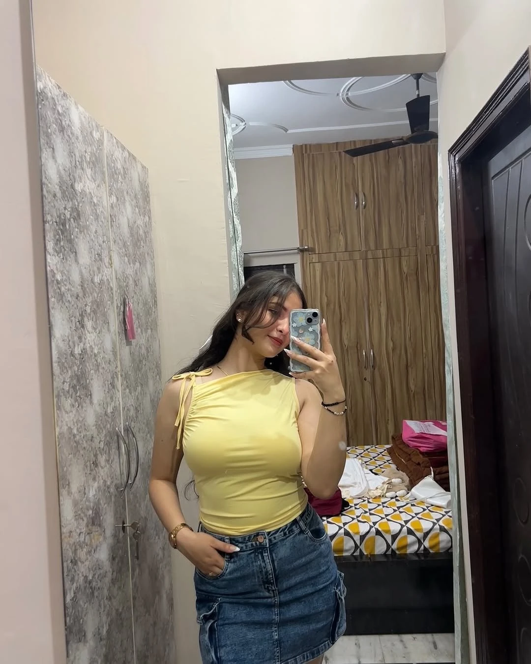 Anushka – escort in Gurgaon — 2 / 4