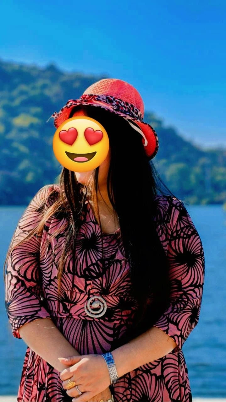 Sonali Gupta Cam & Meet – Indian escort in Ahmedabad — 2 / 6