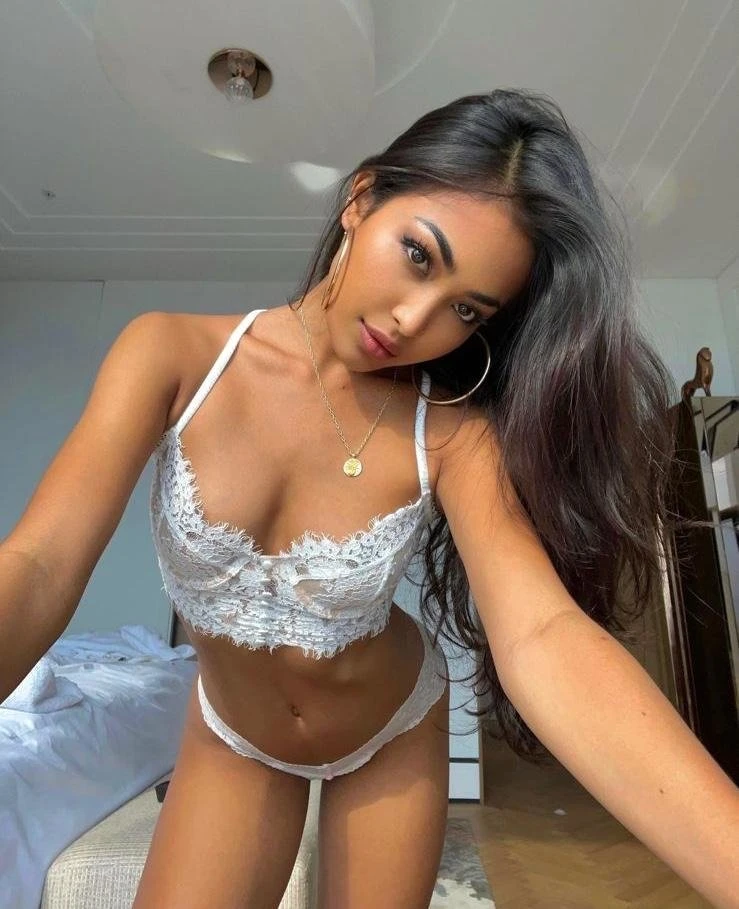 Sweetheart Malena – Spanish escort in Hong Kong — 4 / 8