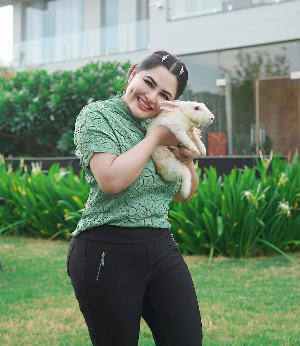 Khushi Rahman – escort in Dhaka — 2 / 13