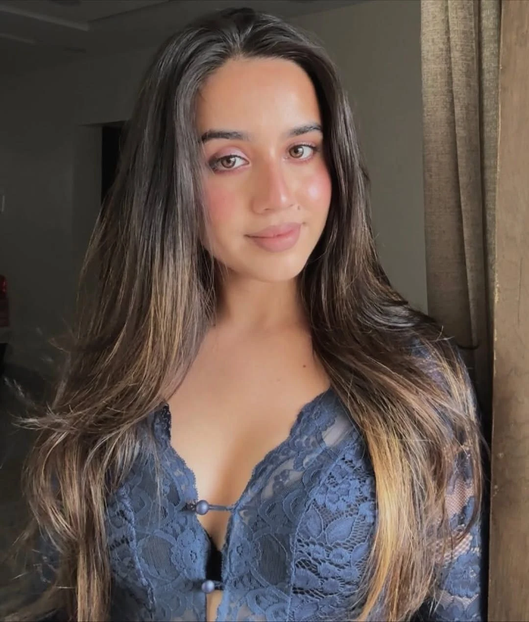 Kavya – Indonesian escort in Coimbatore — 3 / 4
