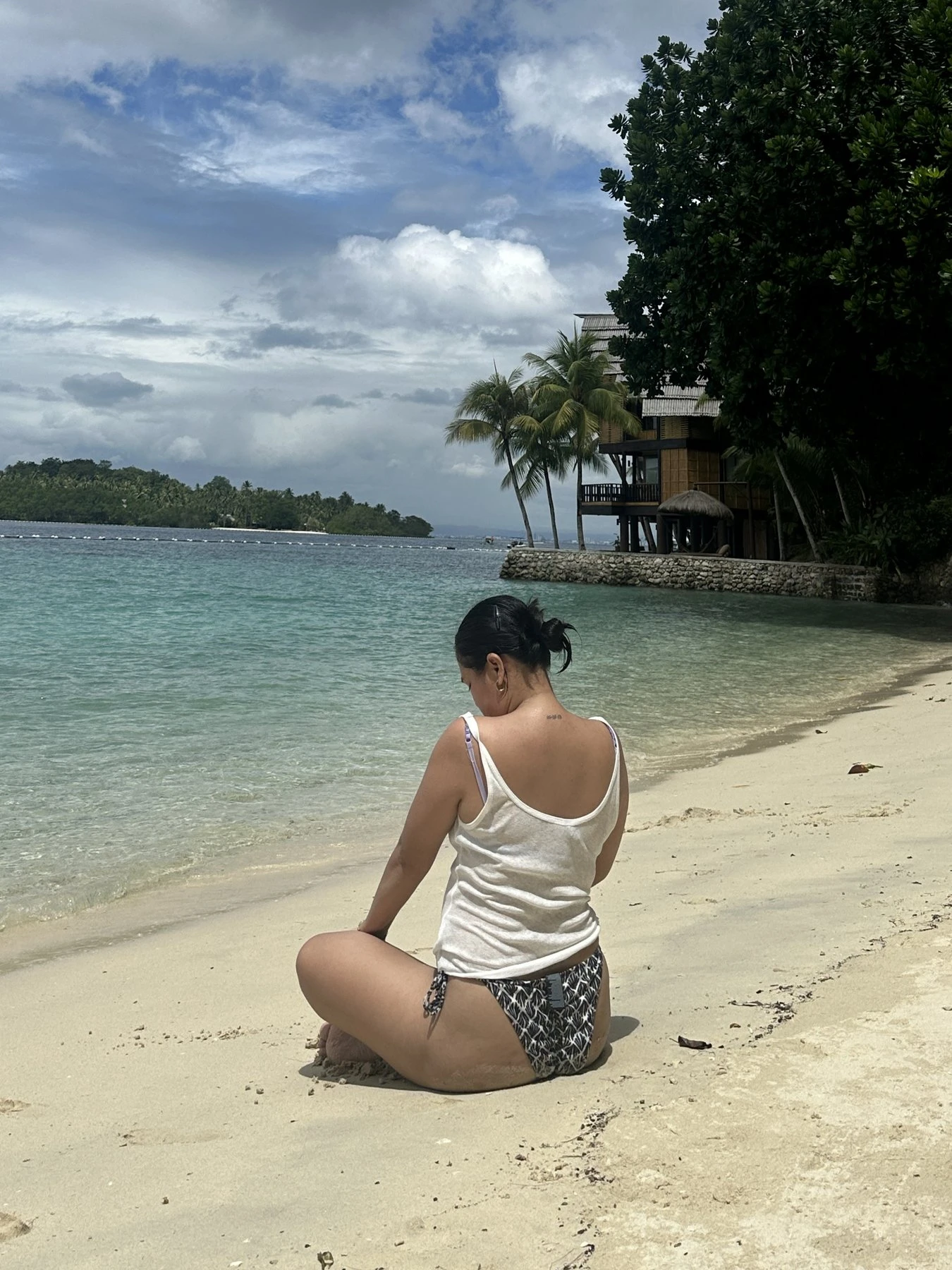 Sunshine – Filipino escort in Hong Kong — 6 / 10