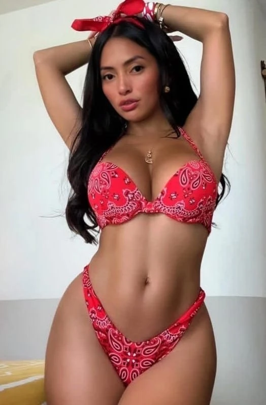 Anastasia Arriving – Cambodian escort in Hong Kong — 2 / 7