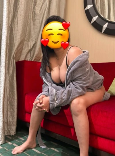 Kritika Jayanagar Beauty – Indian escort in Bangalore — 4 / 5